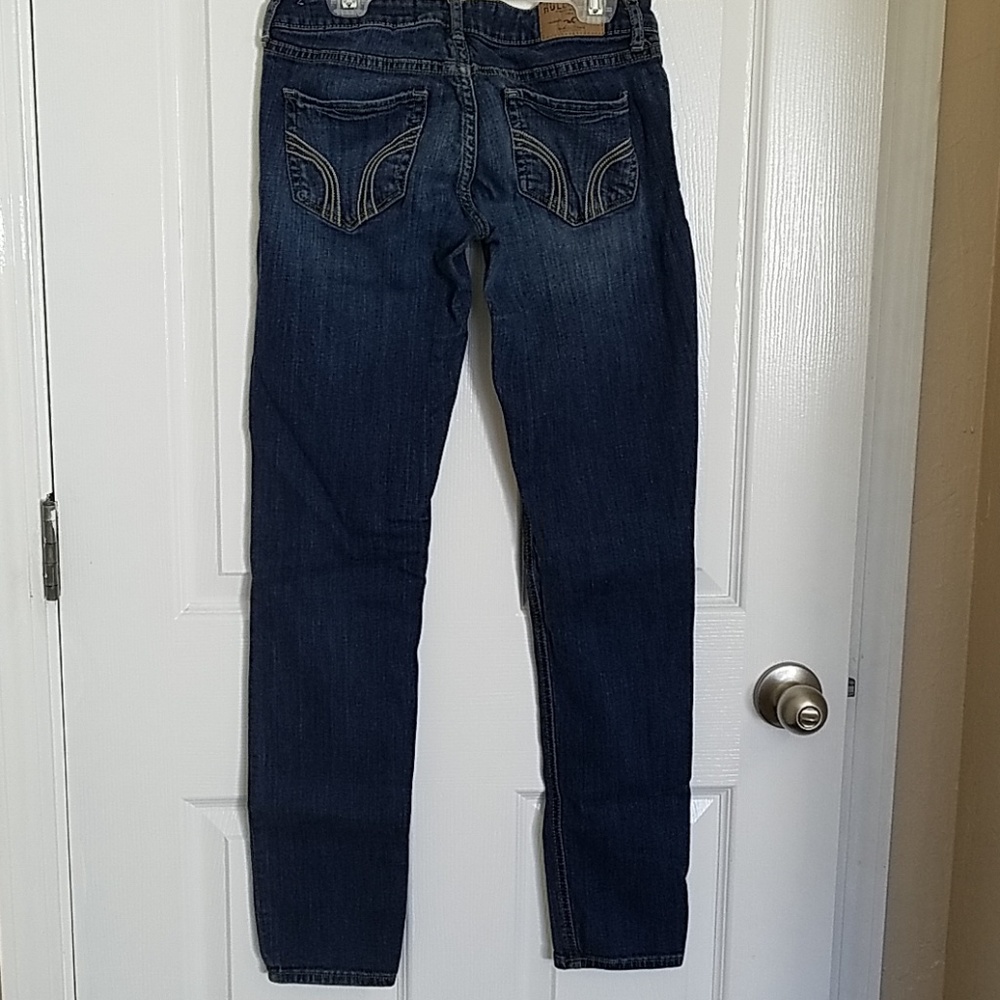Hollister Jean's - Picture 3 of 4